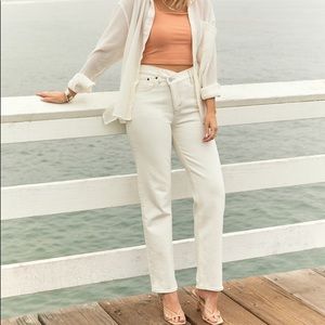 NWT Abercrombie Ultra High Rise 90s Straight Jean - White - Sz 24 Short